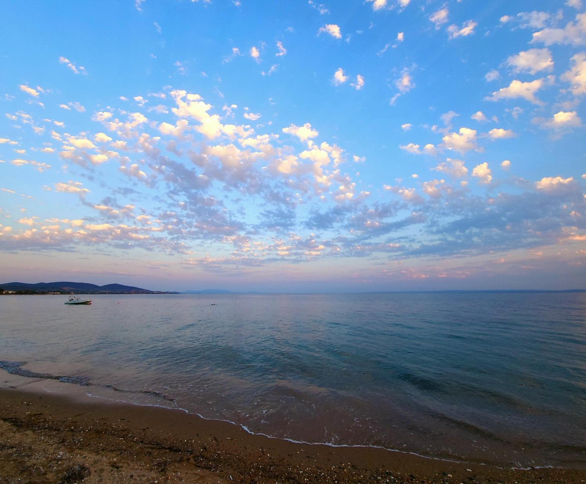 Pine Beach Holiday Home 2 Bedrooms 50 Meters To The Beach Kalyves Polygyrou Bagian luar foto
